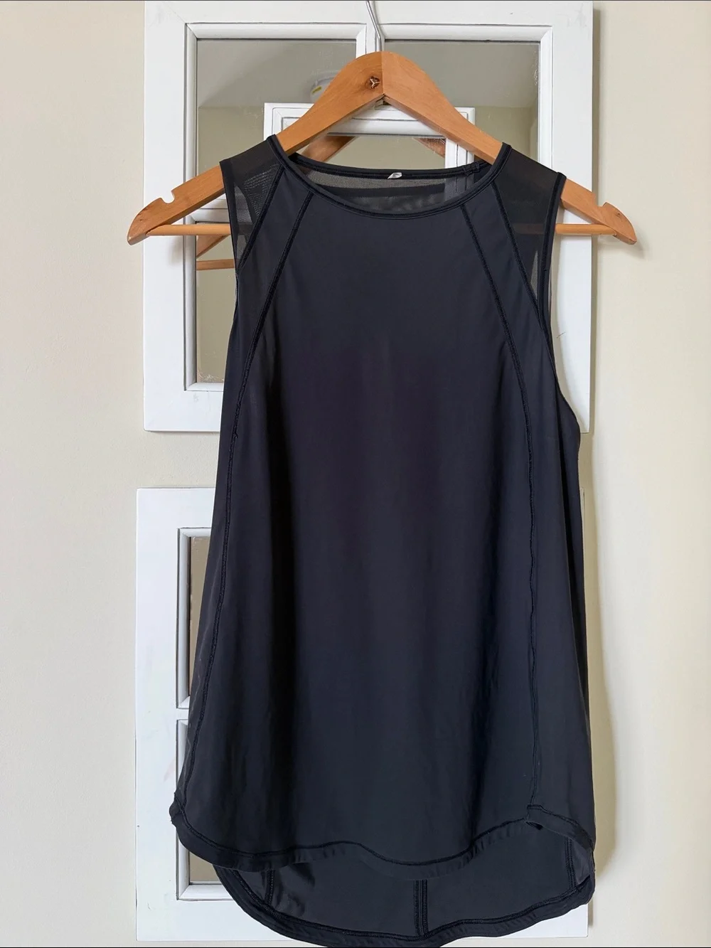 lululemon athletica Black Sleeveless Tank with Strappy Keyhole Back